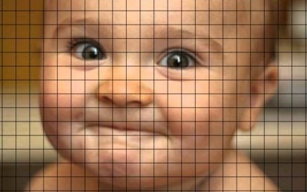 bambino con griglia